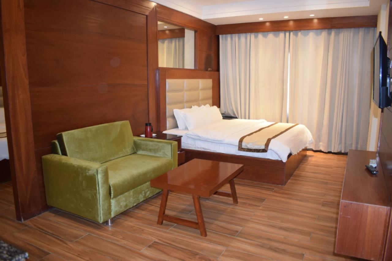 Hotel Ambica Katra Katra  Extérieur photo
