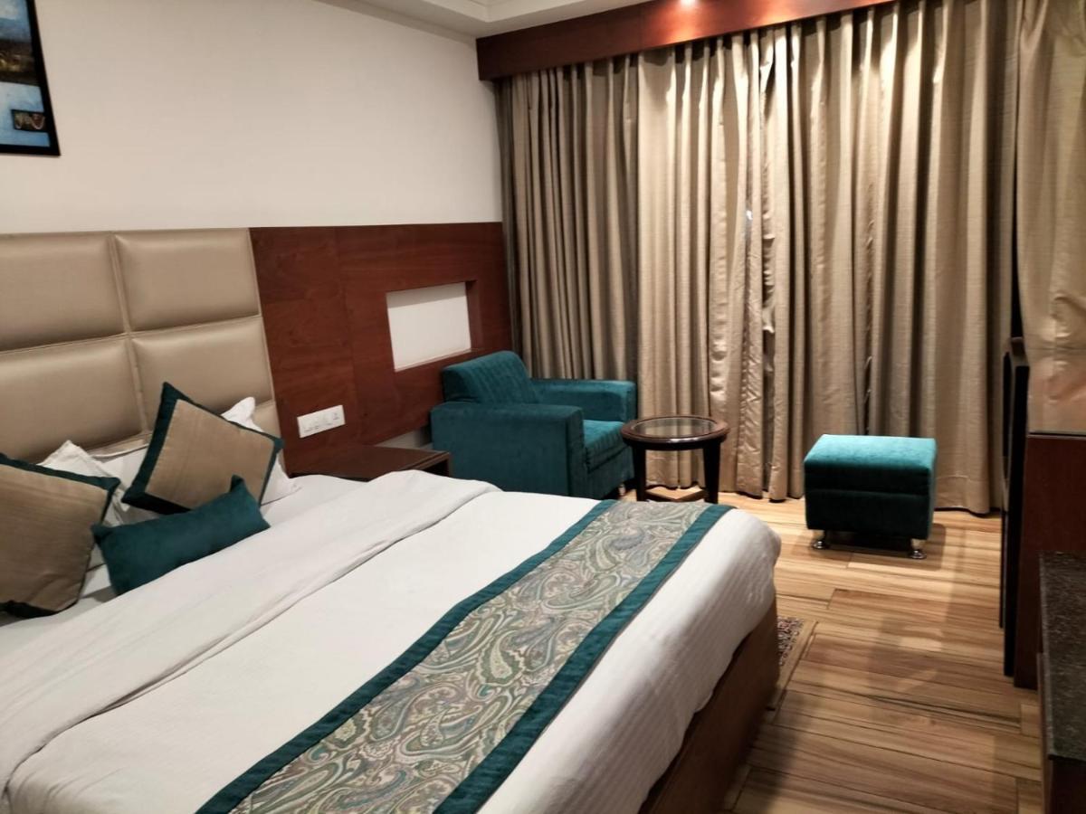 Hotel Ambica Katra Katra  Extérieur photo