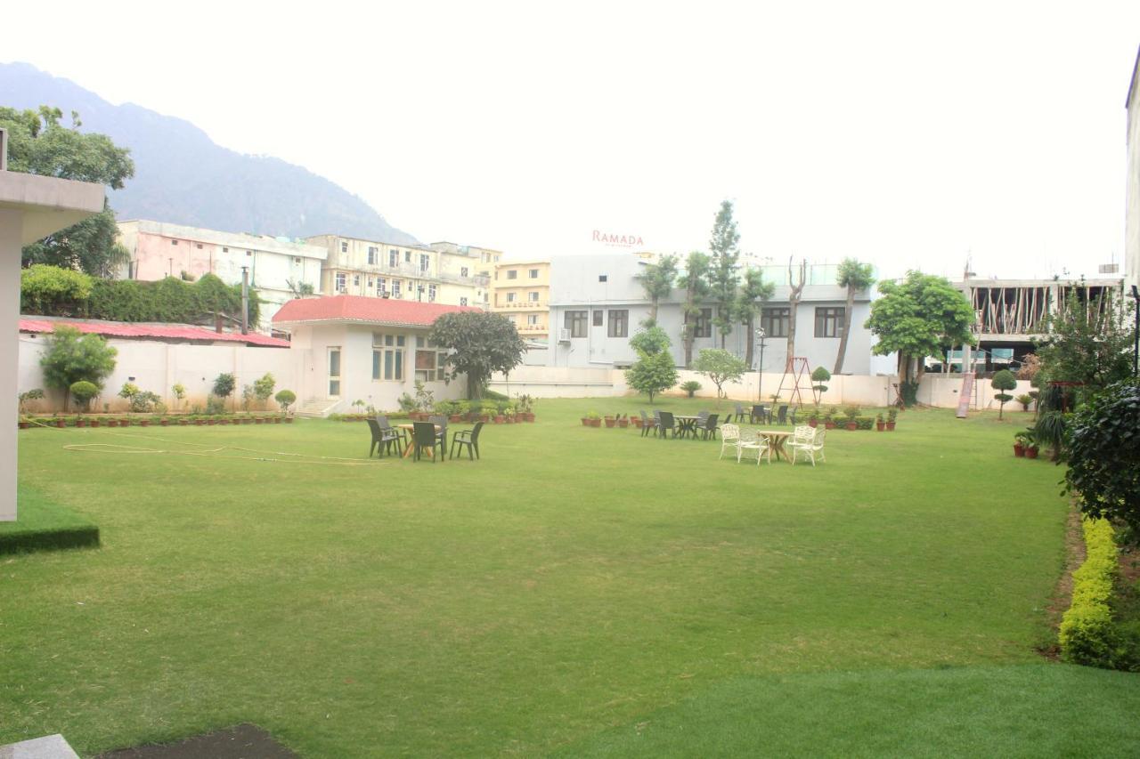 Hotel Ambica Katra Katra  Extérieur photo